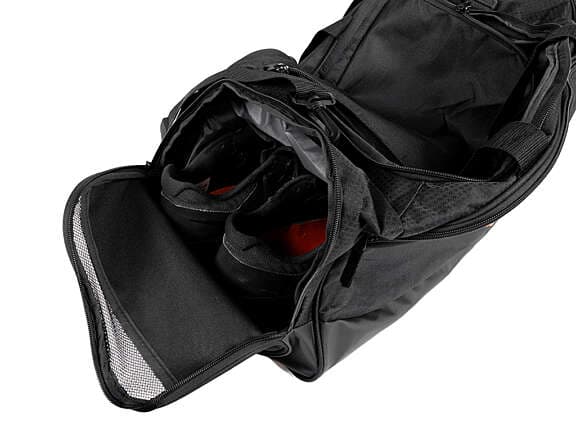 Separate Shoe Pocket for Lifters